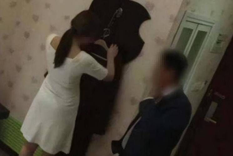 欧美在线成人观看的相关介绍